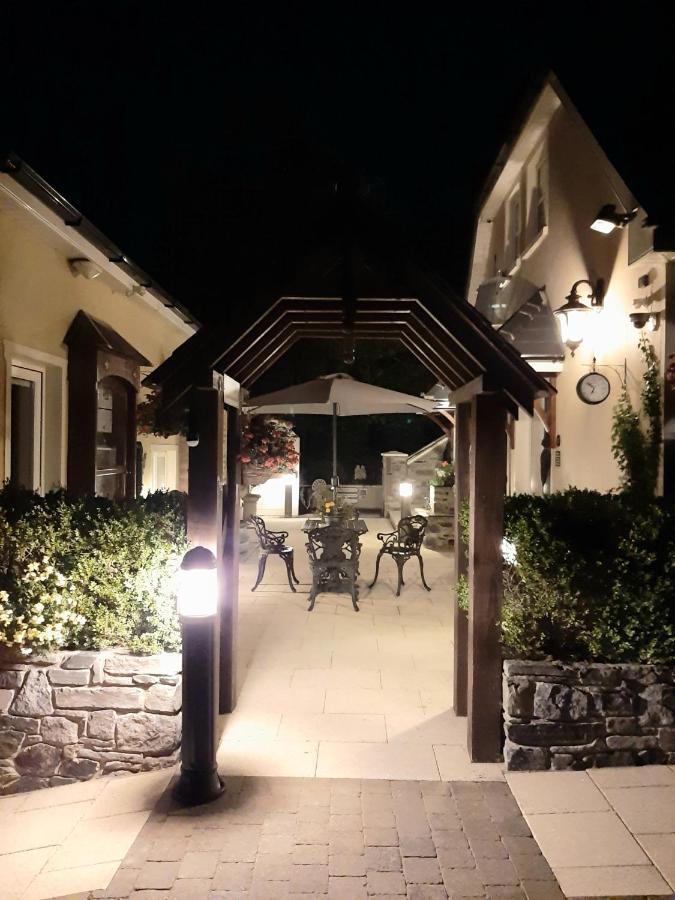 Riverside Lodge Карлингфорд Экстерьер фото