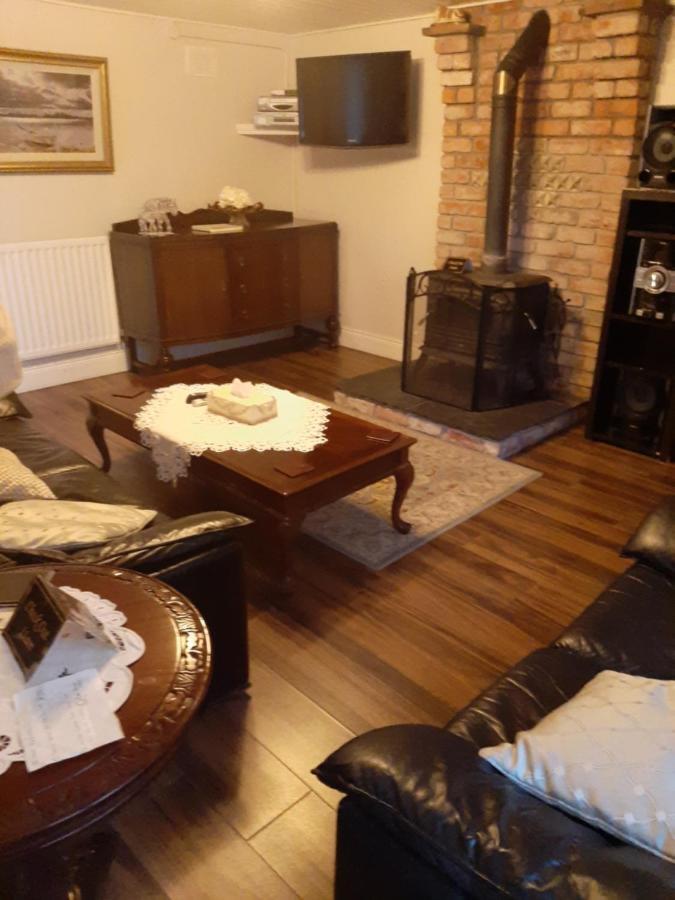 Riverside Lodge Карлингфорд Экстерьер фото